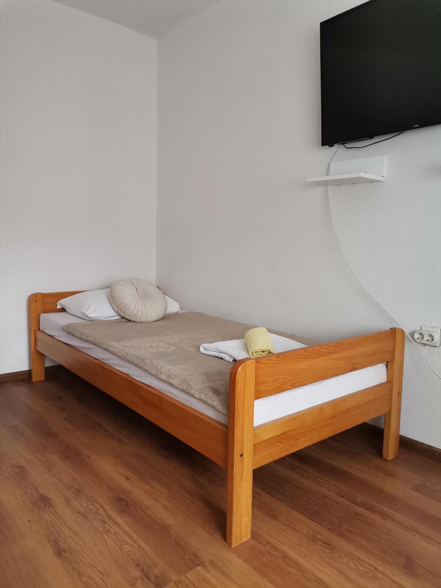 Aki Apartment Drvar Luaran gambar