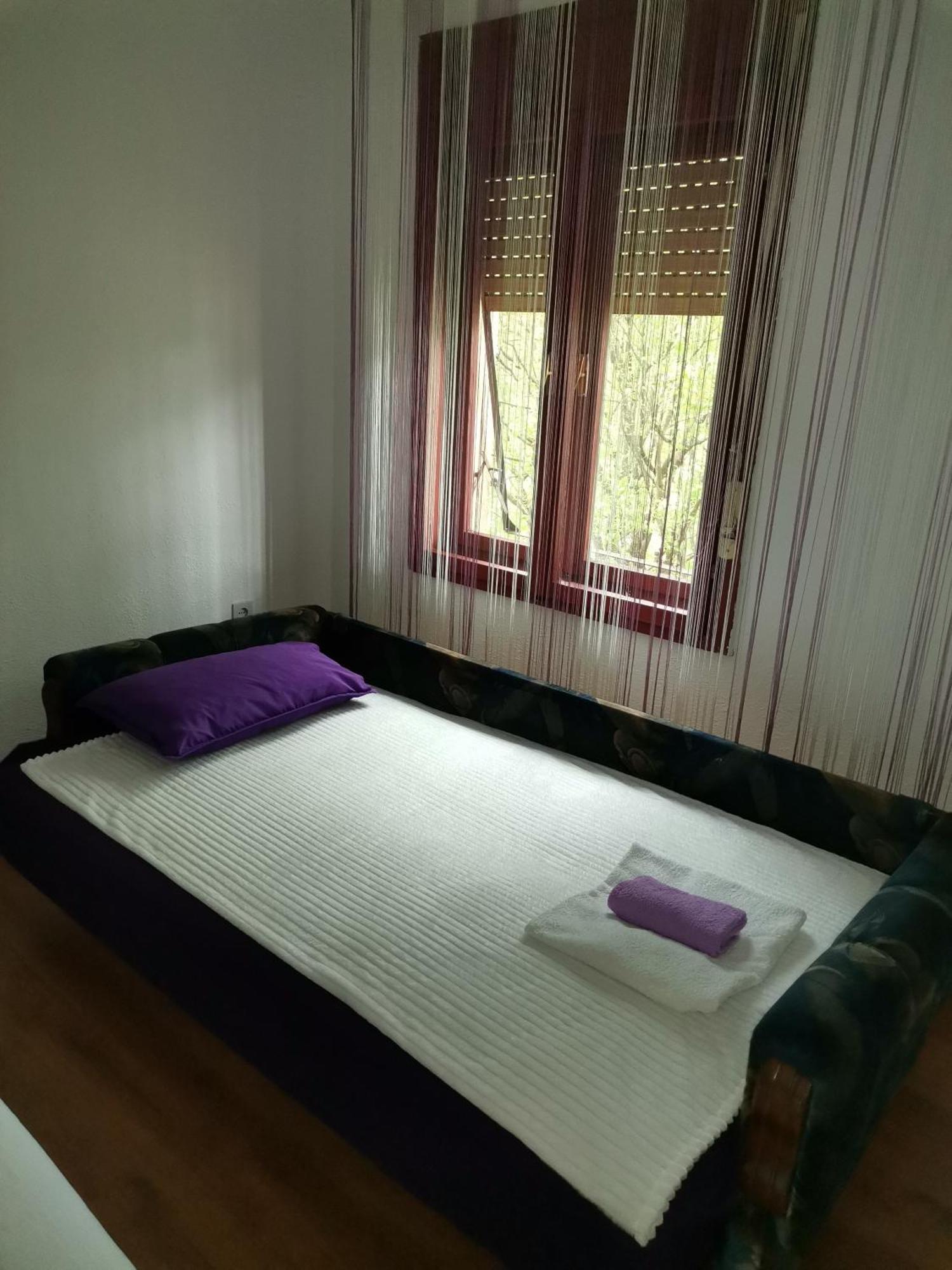 Aki Apartment Drvar Luaran gambar