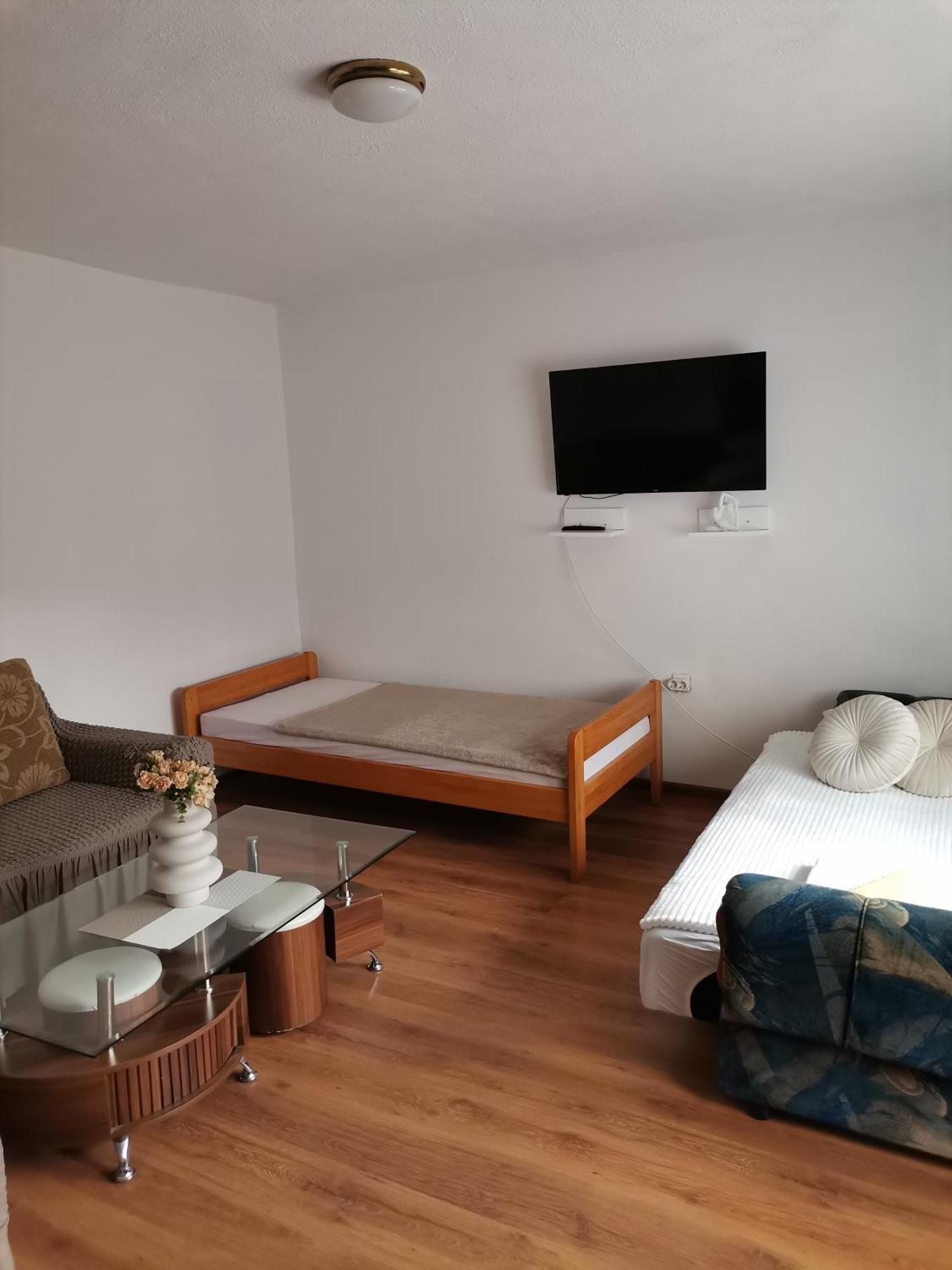 Aki Apartment Drvar Luaran gambar