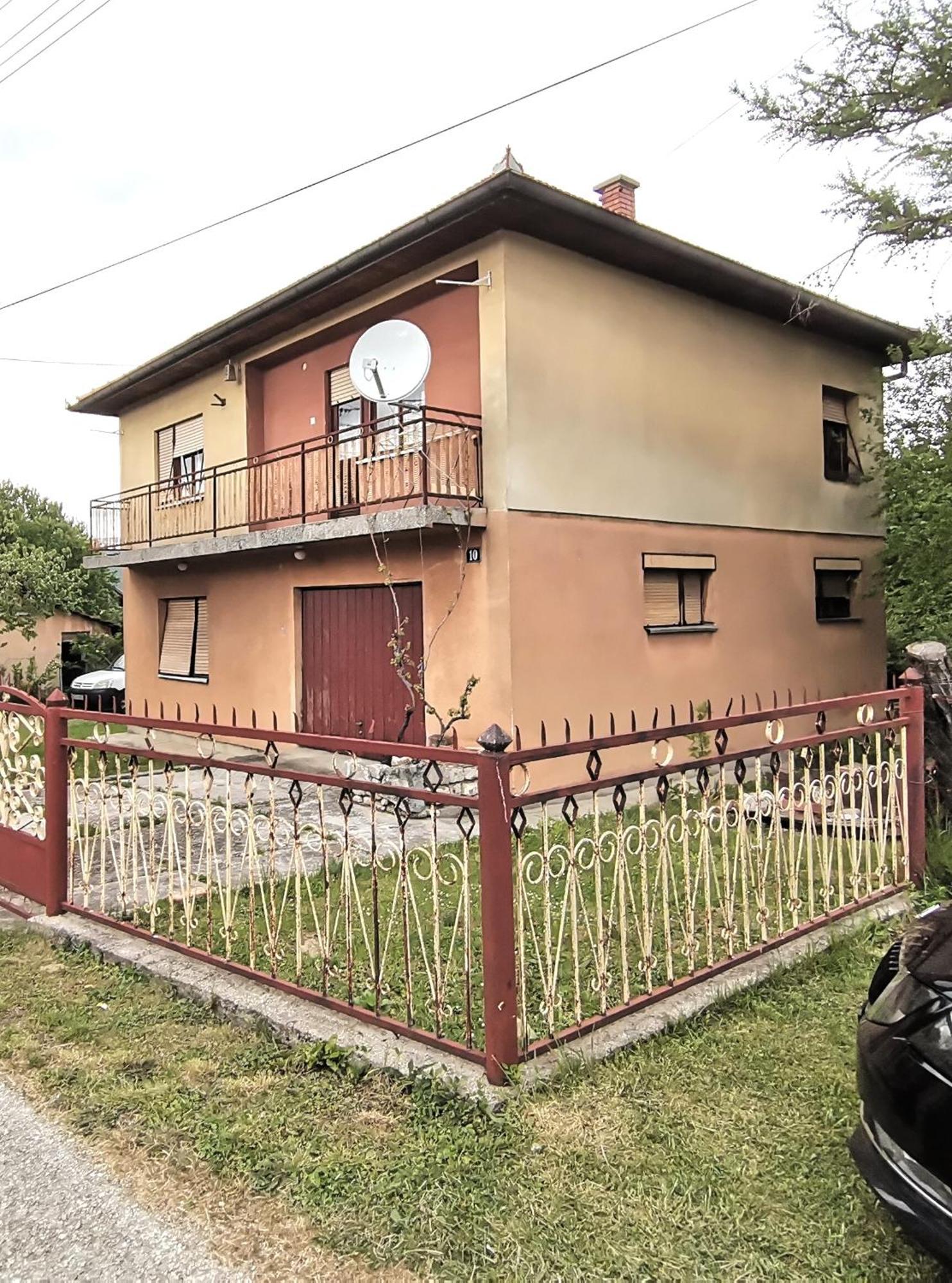 Aki Apartment Drvar Luaran gambar