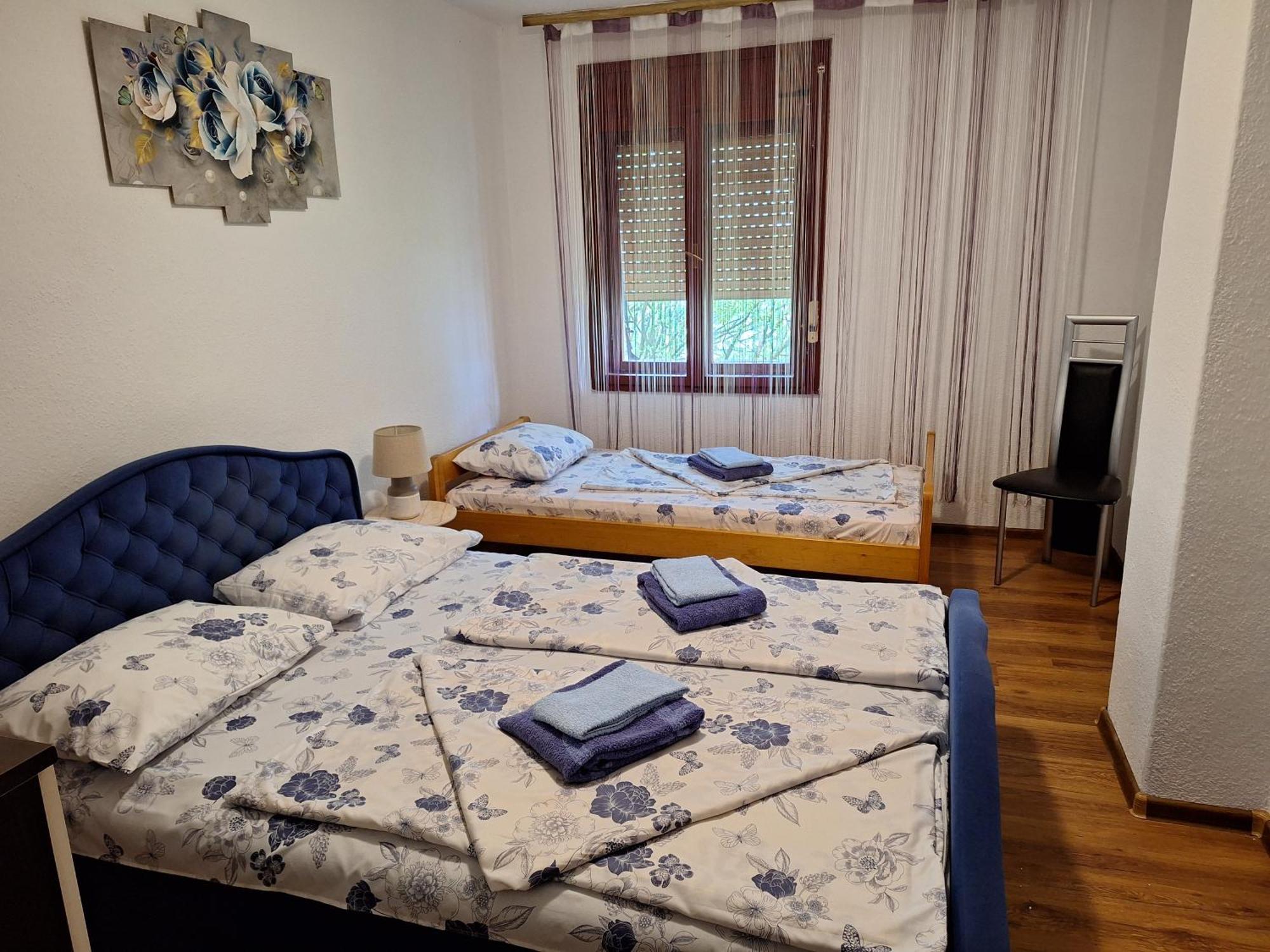 Aki Apartment Drvar Luaran gambar